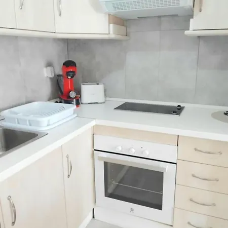 New Penthouse Near With Sunny Balcony Appartement